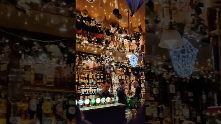 Christmas in Dublin: Temple Bar, Ireland 🇮🇪 #shorts #youtubeshorts #trending